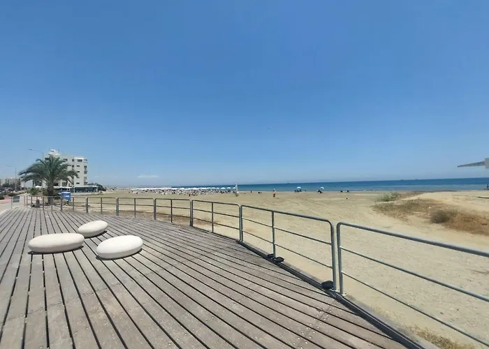 Serenity On Makenzy * ラルナカ